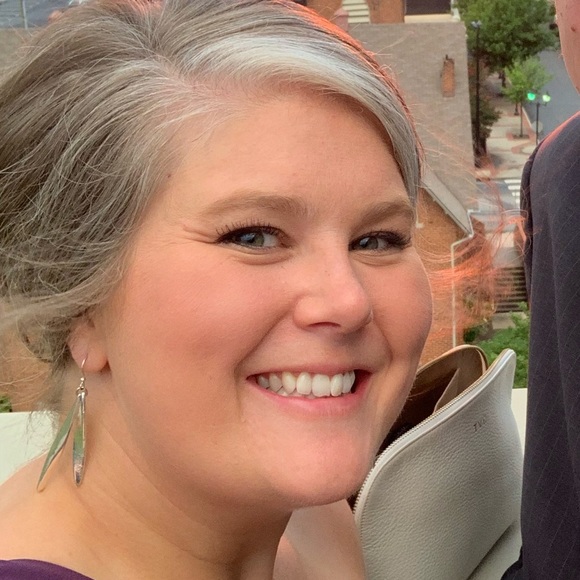 Meet your Posher, Sarah - Picture 1 of 1